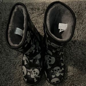 Women’s sequence skull Ugg boots